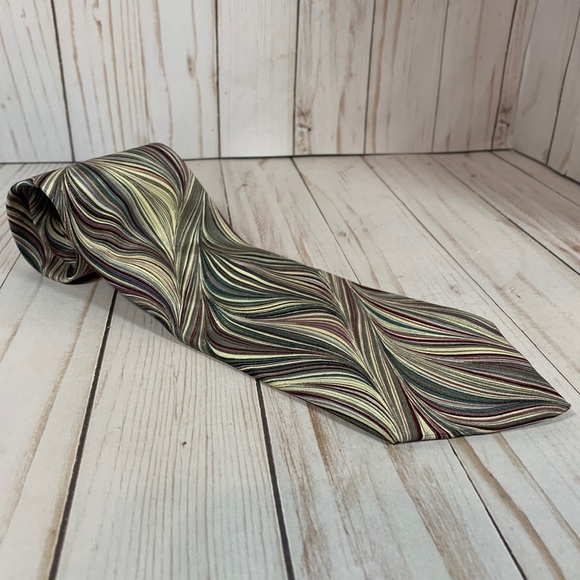 Chez Roffe Neck Tie Men Maroon Multi Wave Swirl 100% Silk USA 56x4 - Picture 2 of 7